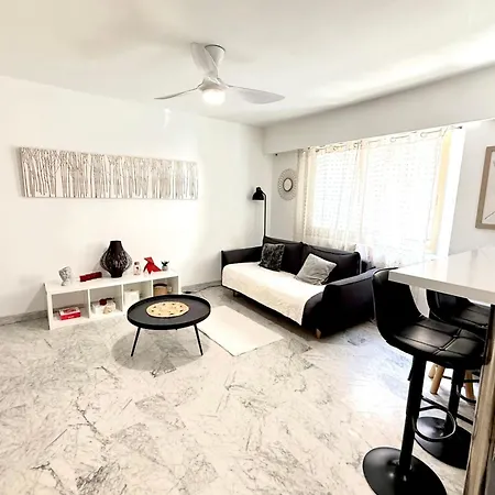 Close To The Sea Sleeps 4