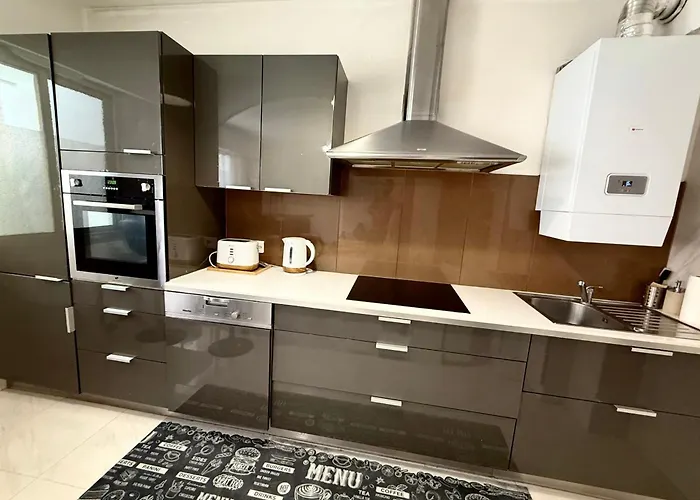 Close To The Sea Sleeps 4 * Juan-les-Pins