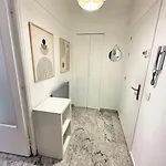 Close To The Sea Sleeps 4 Juan-les-Pins